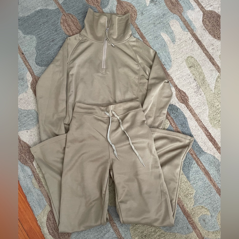 Womens track lounge set NWOT